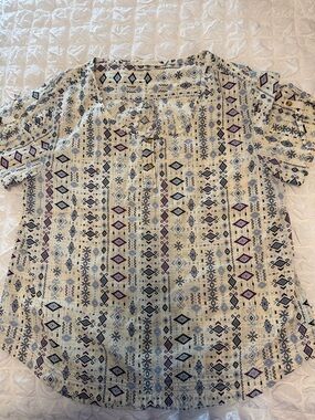 Woolrich Cream Short Sleeve Blouse with Navy and Plum Geometric Print